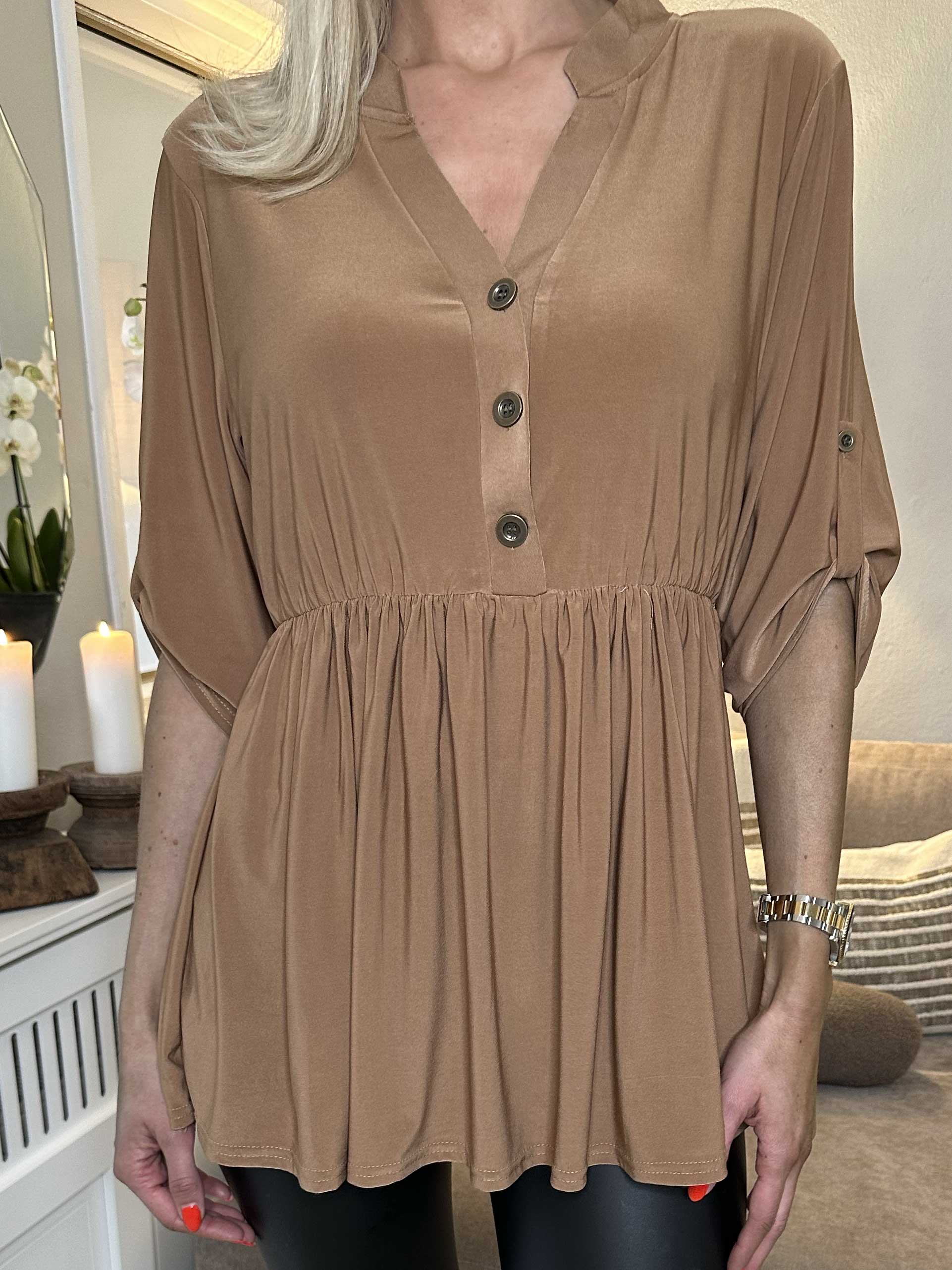 Katja Plain - Elastisk plain tunika med elastik i taljen